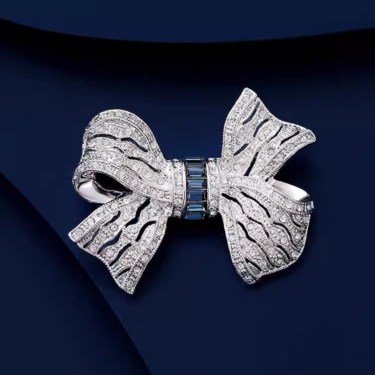 High-End Women s Luxurious Bow Brooch – Elegant, Niche Design Corsage Pin for Suits
High-End Women s Luxurious Bow Brooch – Elegant, Niche Design Corsage Pin for Suits