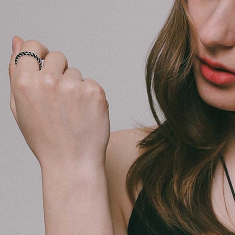 J.Lauren Flexible Slim Chain Silver Bracelet B01042 single type
J.Lauren Flexible Slim Chain Silver Bracelet B01042 single type