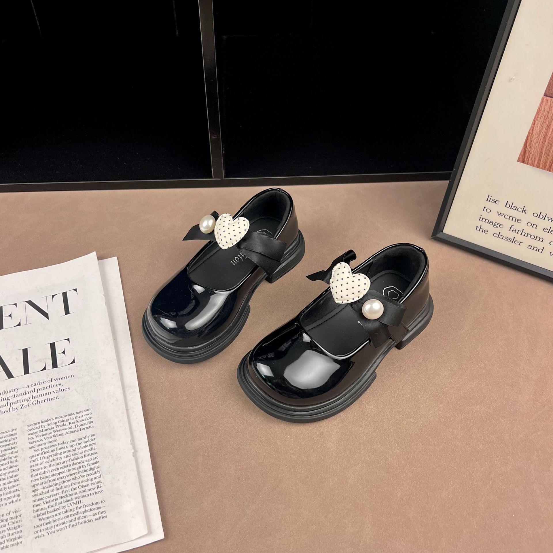 Girls Heart Pearl Princess Leather Shoes - New 2026 Spring/Autumn, Korean Style, Round Toe, Non-slip, Low Cut 26 чорний
Girls Heart Pearl Princess Leather Shoes - New 2026 Spring/Autumn, Korean Style, Round Toe, Non-slip, Low Cut 26 чорний