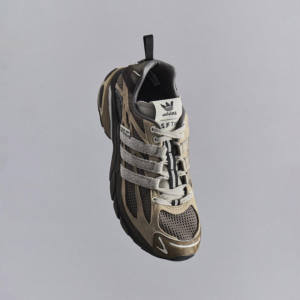 adidas Adistar Cushion Song for the Mute Simple Brown 46
adidas Adistar Cushion Song for the Mute Simple Brown 46