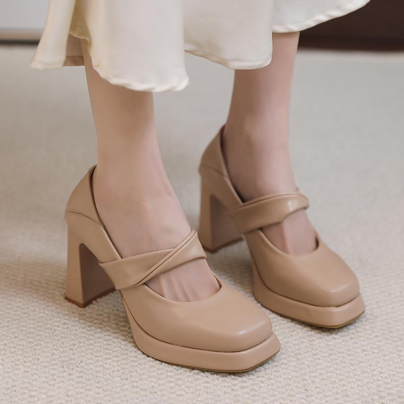 Fashion High Heel Single Shoes Summer New Square Head Shallow Mouth Waterproof Table Cover Foot Non-slip Wear Thick Heel Shoes 39
Fashion High Heel Single Shoes Summer New Square Head Shallow Mouth Waterproof Table Cover Foot Non-slip Wear Thick Heel Shoes 39