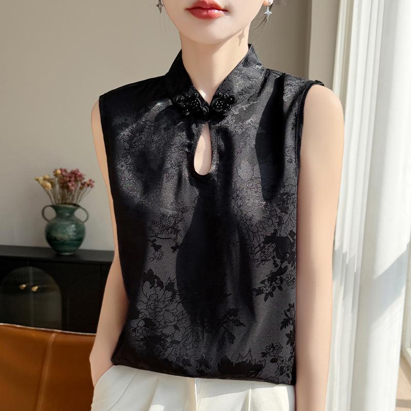 Spring and Summer New Design Traditional Chinese Style V-Neck Sleeveless Blouse with Embroidery and Female Snap Buttoned Flowy Top XXL чорний
Spring and Summer New Design Traditional Chinese Style V-Neck Sleeveless Blouse with Embroidery and Female Snap Buttoned Flowy Top XXL чорний