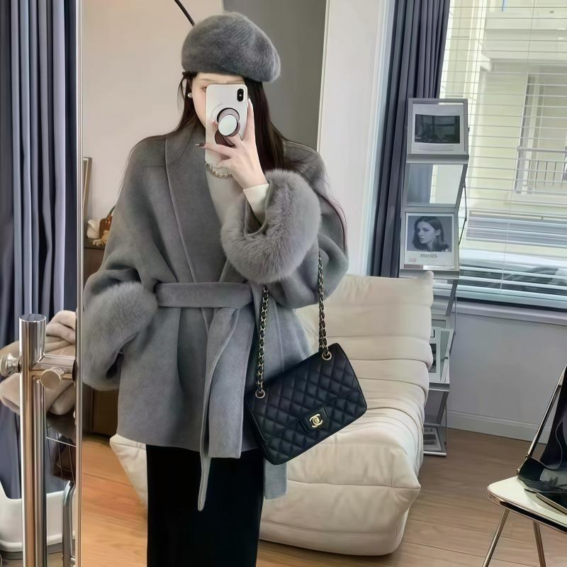 High-end gray lace-up waist woolen coat women s autumn and winter temperament gentle and loose cape coat average size серый
High-end gray lace-up waist woolen coat women s autumn and winter temperament gentle and loose cape coat average size серый