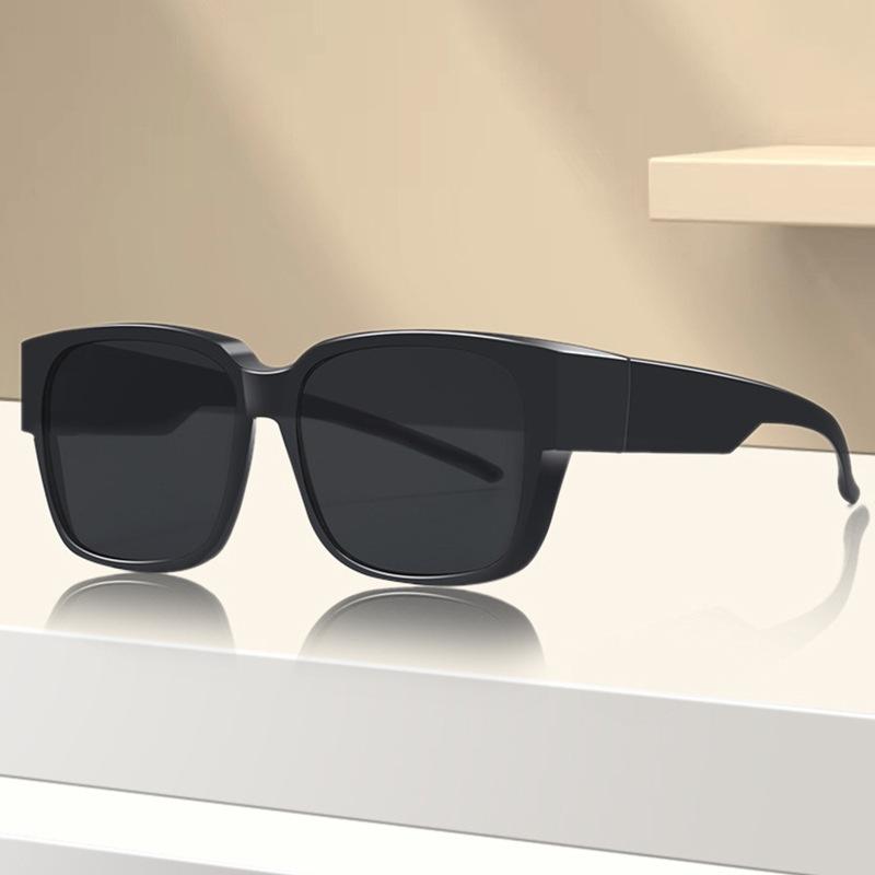Set Of Glasses Polarized Sunglasses Men And Women Can Set Myopia Glasses One Mirror Two Driving Sunglasses Summer Sun Protection ordinary sheet
Set Of Glasses Polarized Sunglasses Men And Women Can Set Myopia Glasses One Mirror Two Driving Sunglasses Summer Sun Protection ordinary sheet