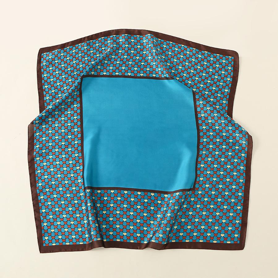 Simulation silk scarf summer new two-color small heart 70 * 70 curled small square scarf professional scarf 70*70cm
Simulation silk scarf summer new two-color small heart 70 * 70 curled small square scarf professional scarf 70*70cm