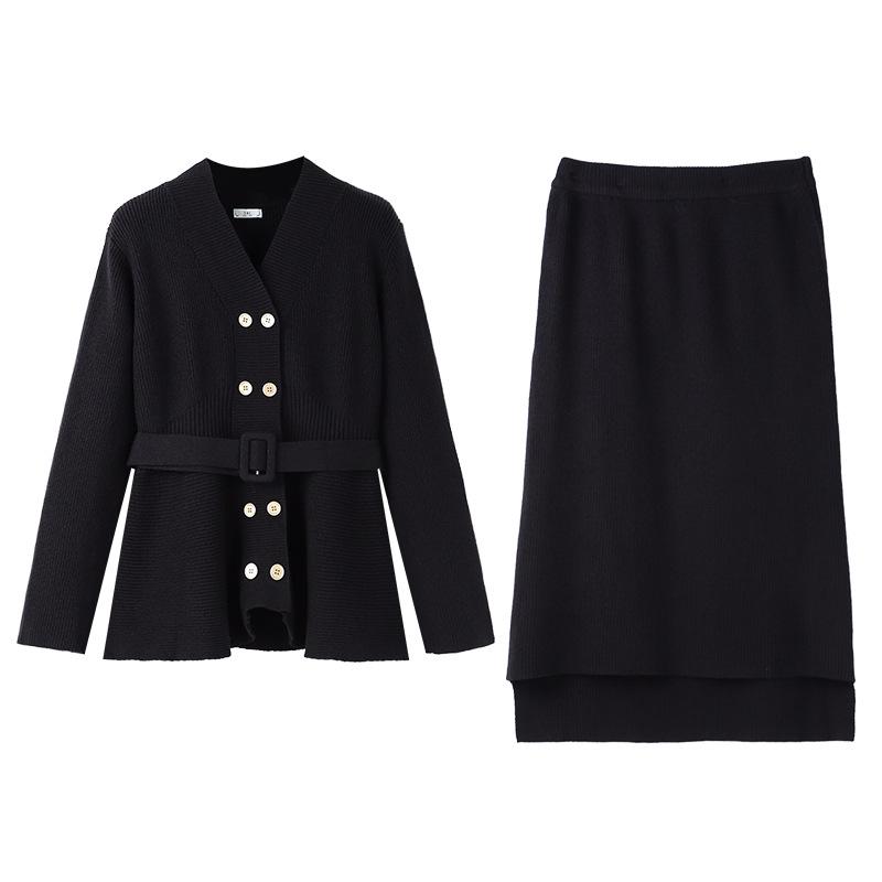 Комплект из двух предметов: облегающий трикотаж большого размера: Кардиган с V-образным вырезом и длинными рукавами и миди-юбка с высокой талией для осени/зимы 4XL - 165-180 lbs чёрный
Комплект из двух предметов: облегающий трикотаж большого размера: Кардиган с V-образным вырезом и длинными рукавами и миди-юбка с высокой талией для осени/зимы 4XL - 165-180 lbs чёрный