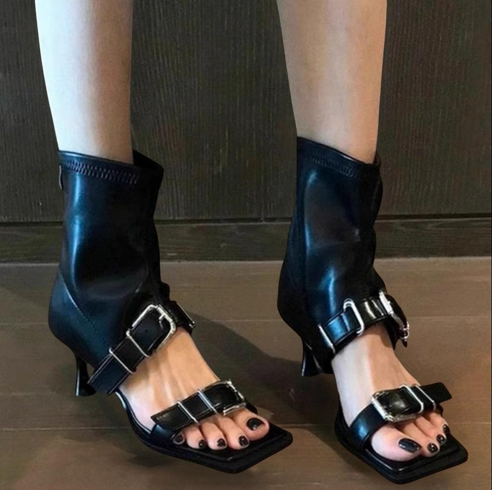 Belt buckle open-toed square head short boots autumn and summer fashion thin heel high heel bare boots high top fish mouth cool boots women 40 чорний
Belt buckle open-toed square head short boots autumn and summer fashion thin heel high heel bare boots high top fish mouth cool boots women 40 чорний