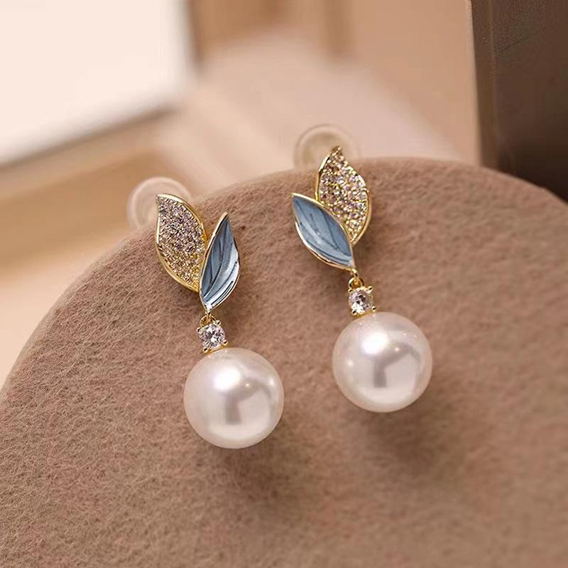 Exquisite Leaf Water Drop Earrings For Women AAA Zircon Heart Moon Star Long Tassel Geometric Earring Wedding Party Jewelry Gift
Exquisite Leaf Water Drop Earrings For Women AAA Zircon Heart Moon Star Long Tassel Geometric Earring Wedding Party Jewelry Gift