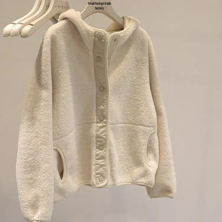 Versatile and cozy lamb wool hooded coat – perfect for winter with high-density velvet warmth. Buy with confidence! S for 100 jin and below
Versatile and cozy lamb wool hooded coat – perfect for winter with high-density velvet warmth. Buy with confidence! S for 100 jin and below