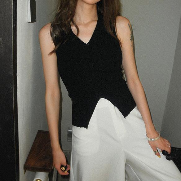 Повседневный многоцветный жилет без рукавов для женщин, летний тонкий трикотаж с V-образным вырезом и разрезом One Size чёрный
Повседневный многоцветный жилет без рукавов для женщин, летний тонкий трикотаж с V-образным вырезом и разрезом One Size чёрный