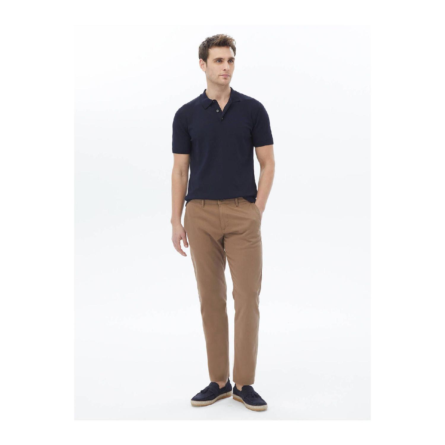 Светло-коричневые повседневные брюки из смесового хлопка простой ткани 28 коричневый 
Светло-коричневые повседневные брюки из смесового хлопка простой ткани 28 коричневый