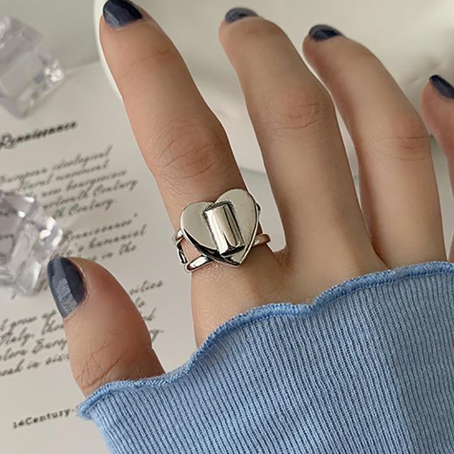 Винтажное панк-кольцо с цирконием 925 пробы для женщин, корейский модный креативный комплект колец в форме сердца с любовью, ювелирные изделия для вечеринок, подарки Resizable
Винтажное панк-кольцо с цирконием 925 пробы для женщин, корейский модный креативный комплект колец в форме сердца с любовью, ювелирные изделия для вечеринок, подарки Resizable