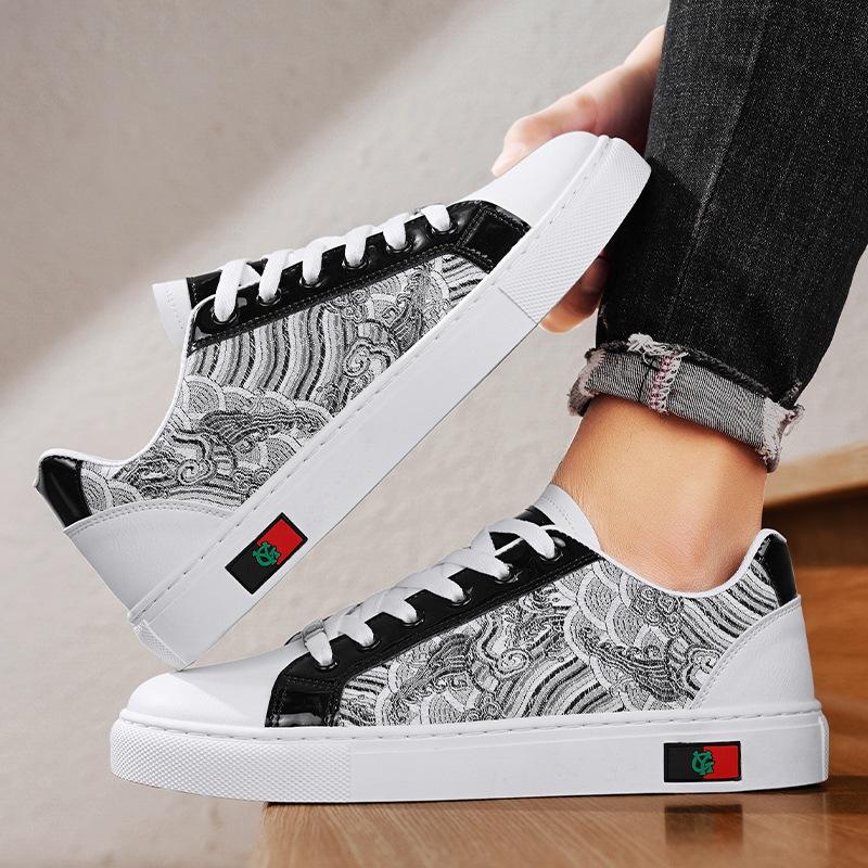 Board shoes men s Korean version of small white shoes leather surface men s shoes spring 2025 new niche personality casual trendy shoes students 44
Board shoes men s Korean version of small white shoes leather surface men s shoes spring 2025 new niche personality casual trendy shoes students 44