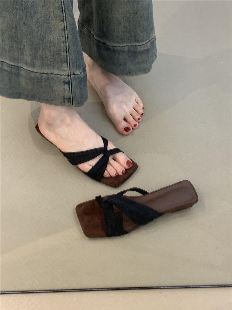 Design sense niche sandals summer 2025 new French retro red open-toed high-heeled cool slippers women s shoes 40 чёрный
Design sense niche sandals summer 2025 new French retro red open-toed high-heeled cool slippers women s shoes 40 чёрный