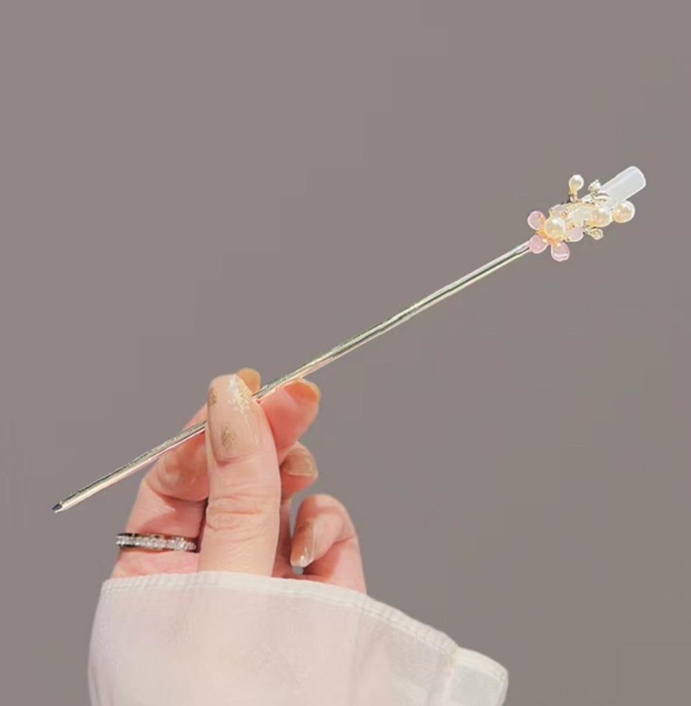 1pc Vintage Cherry Blossom Pearl Hairpin Minimalist Braided Bun Pin for Women Versatile Retro Hair Jewelry with Luxe Elegance
1pc Vintage Cherry Blossom Pearl Hairpin Minimalist Braided Bun Pin for Women Versatile Retro Hair Jewelry with Luxe Elegance