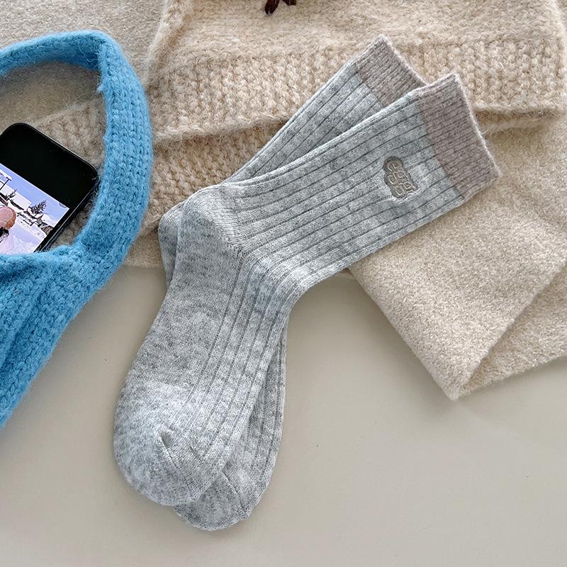 Season Socks Color Matching Medium Tube Socks Fleece Thickened Warm Wool Socks Embroidered Letters Retro Stacking Socks Women One size fits all світло-сірий колір
Season Socks Color Matching Medium Tube Socks Fleece Thickened Warm Wool Socks Embroidered Letters Retro Stacking Socks Women One size fits all світло-сірий колір