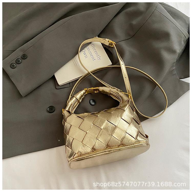 2025 summer new fashion trend niche design woven handbag women s high-end texture versatile commuter bag шампанського
2025 summer new fashion trend niche design woven handbag women s high-end texture versatile commuter bag шампанського