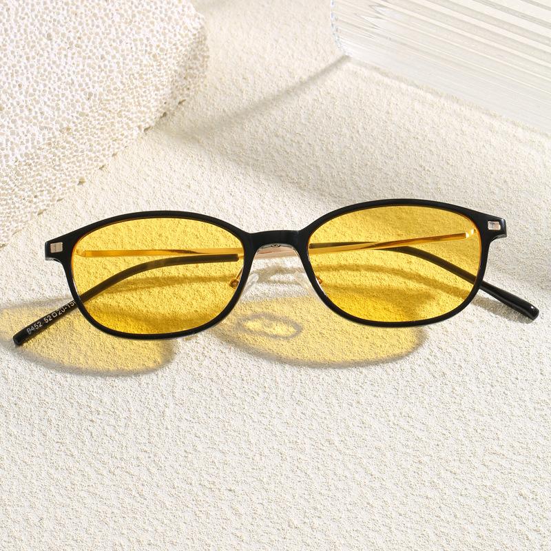 Korean Style For Men For Women Sun Glasses Oval Shaped Shape UV Ray Blocking Female Sun Glasses Sun Glasses for For Women
Korean Style For Men For Women Sun Glasses Oval Shaped Shape UV Ray Blocking Female Sun Glasses Sun Glasses for For Women