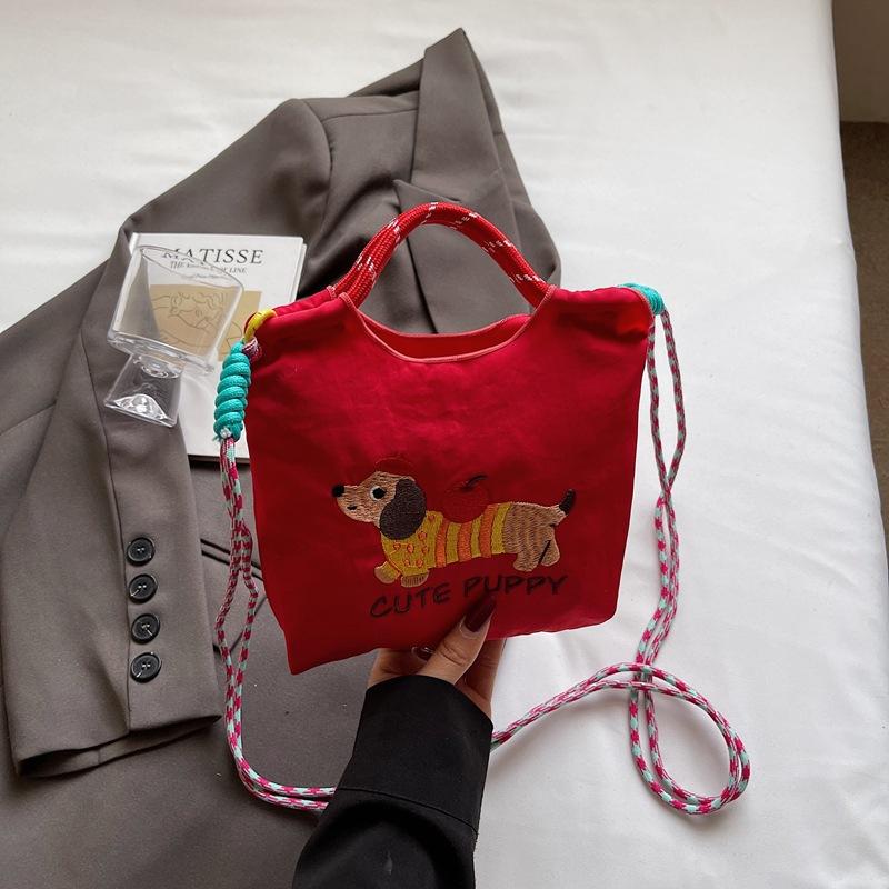 Cute embroidered dachshund bucket bag women s mobile phone bag versatile commuter shoulder messenger bag красный
Cute embroidered dachshund bucket bag women s mobile phone bag versatile commuter shoulder messenger bag красный