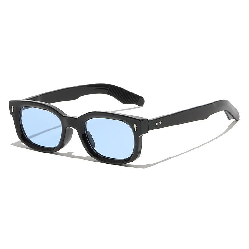 Small-frame versatile sunglasses with a high-end feel for sun protection
Small-frame versatile sunglasses with a high-end feel for sun protection
