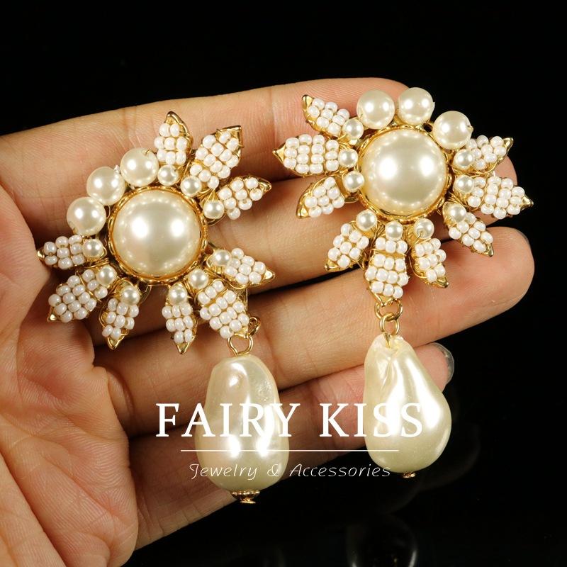 Комплект ожерелья и серег, жемчужное ожерелье, плетение из рисовых бусин, многослойная универсальная цепочка для ключиц, барочные серьги
Комплект ожерелья и серег, жемчужное ожерелье, плетение из рисовых бусин, многослойная универсальная цепочка для ключиц, барочные серьги