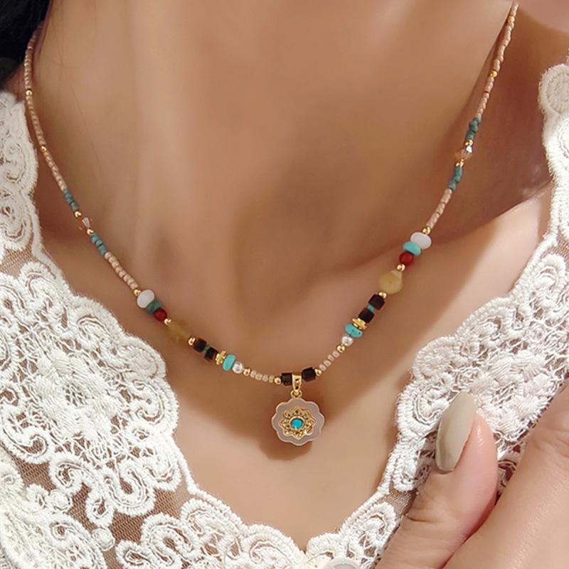 Zircon Fritillary Natural Stone Pendant Necklace Medieval Temperament Clavicle Chain Versatile Fashion Jewelry
Zircon Fritillary Natural Stone Pendant Necklace Medieval Temperament Clavicle Chain Versatile Fashion Jewelry