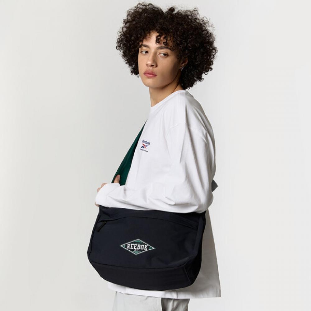 Reebok Dna Crossbody Bag Navy Reba5ey23n2 navy/F
Reebok Dna Crossbody Bag Navy Reba5ey23n2 navy/F