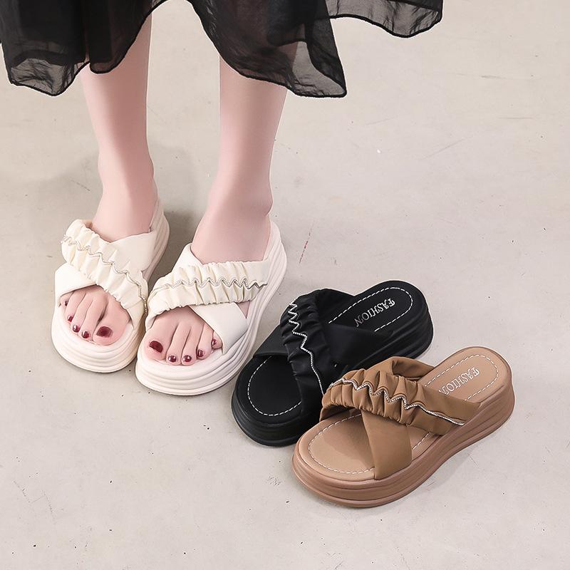 Thick-soled slippers Summer new women s cross-cool slippers Student leisure heightening versatile thick-heeled slippers 35
Thick-soled slippers Summer new women s cross-cool slippers Student leisure heightening versatile thick-heeled slippers 35
