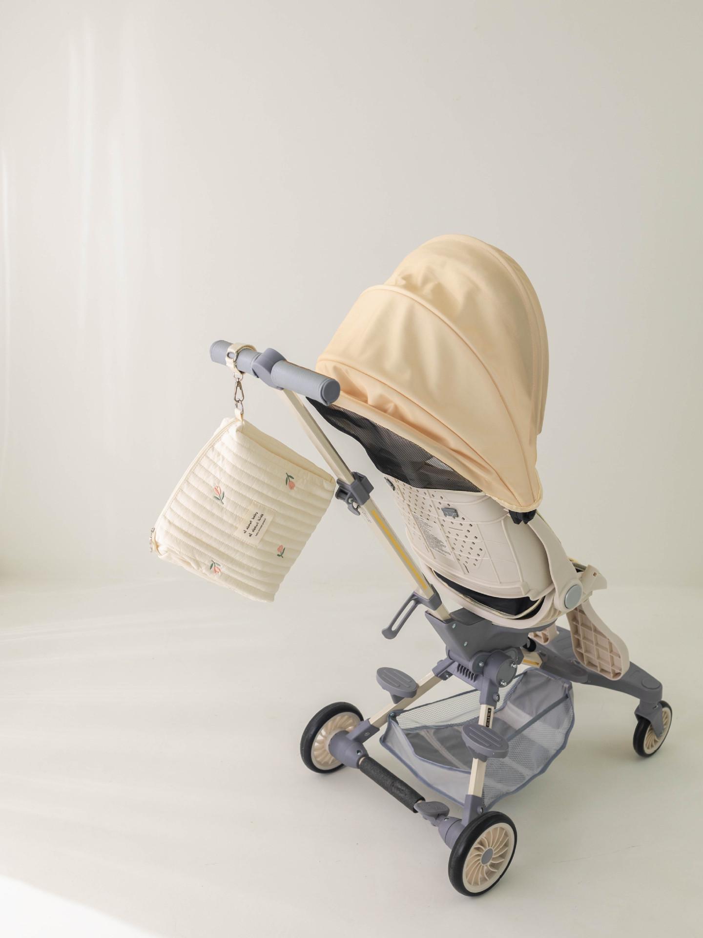 Вишита бавовняна сумка для пелюшок на блискавці для коляски 25cm x 17cm x 10cm
Вишита бавовняна сумка для пелюшок на блискавці для коляски 25cm x 17cm x 10cm