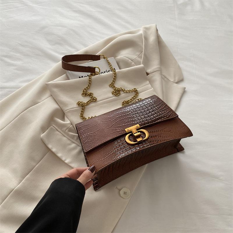 PU women s bag Internet celebrity popular small bag new design texture messenger bag splicing shoulder women s bag small square bag коричневий
PU women s bag Internet celebrity popular small bag new design texture messenger bag splicing shoulder women s bag small square bag коричневий