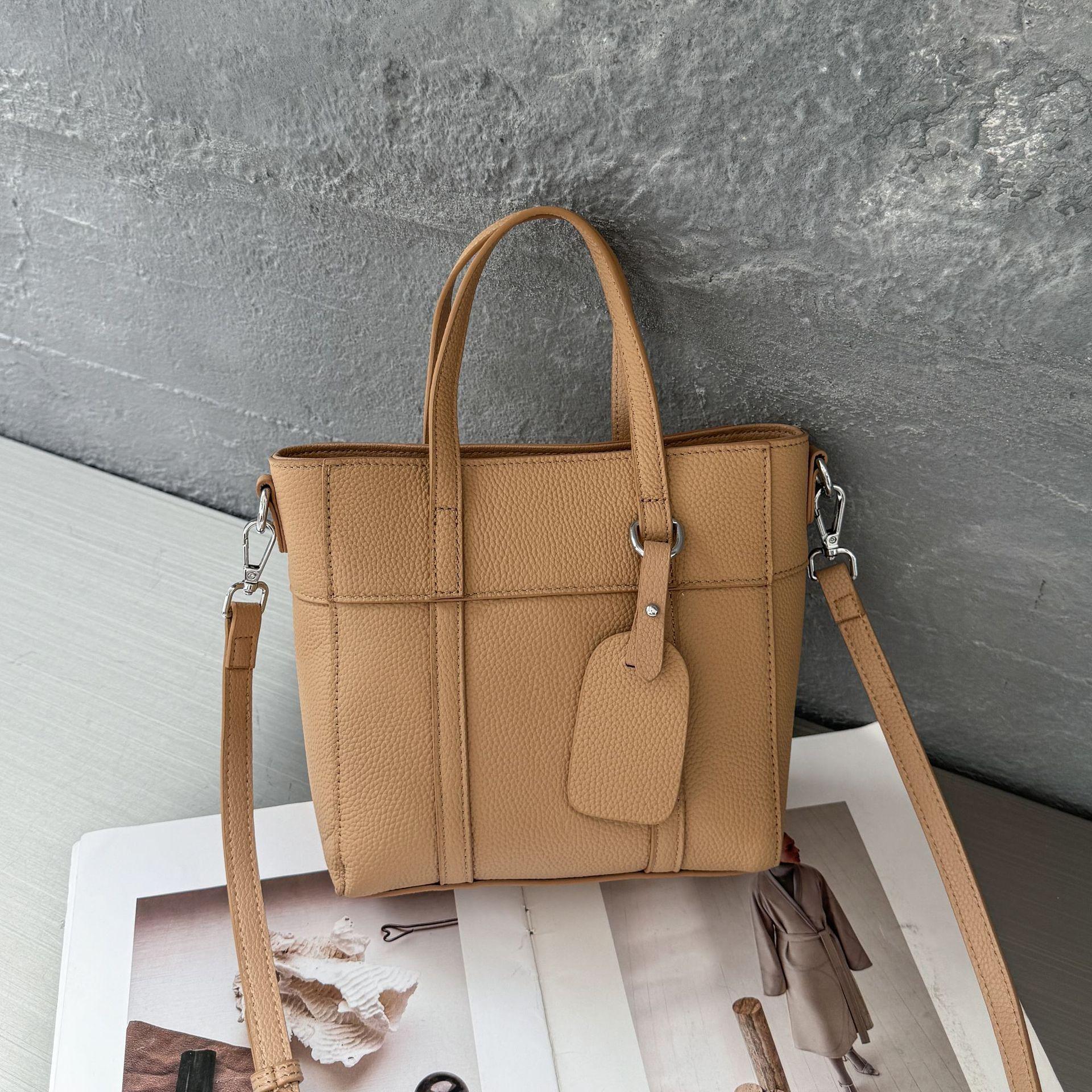 Сумка из коровьей кожи, популярная модная однотонная женская сумка через плечо, практичная переносная корзина для овощей, простая женская сумка абрикосовый
Сумка из коровьей кожи, популярная модная однотонная женская сумка через плечо, практичная переносная корзина для овощей, простая женская сумка абрикосовый