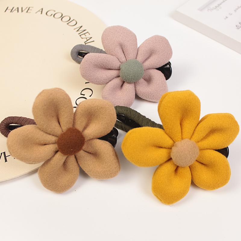 Plush Duckbill Hair Clip: Autumn/Winter Pastoral Style Sunflower Hair Accessory Large Orange Sunflower Clip
Plush Duckbill Hair Clip: Autumn/Winter Pastoral Style Sunflower Hair Accessory Large Orange Sunflower Clip