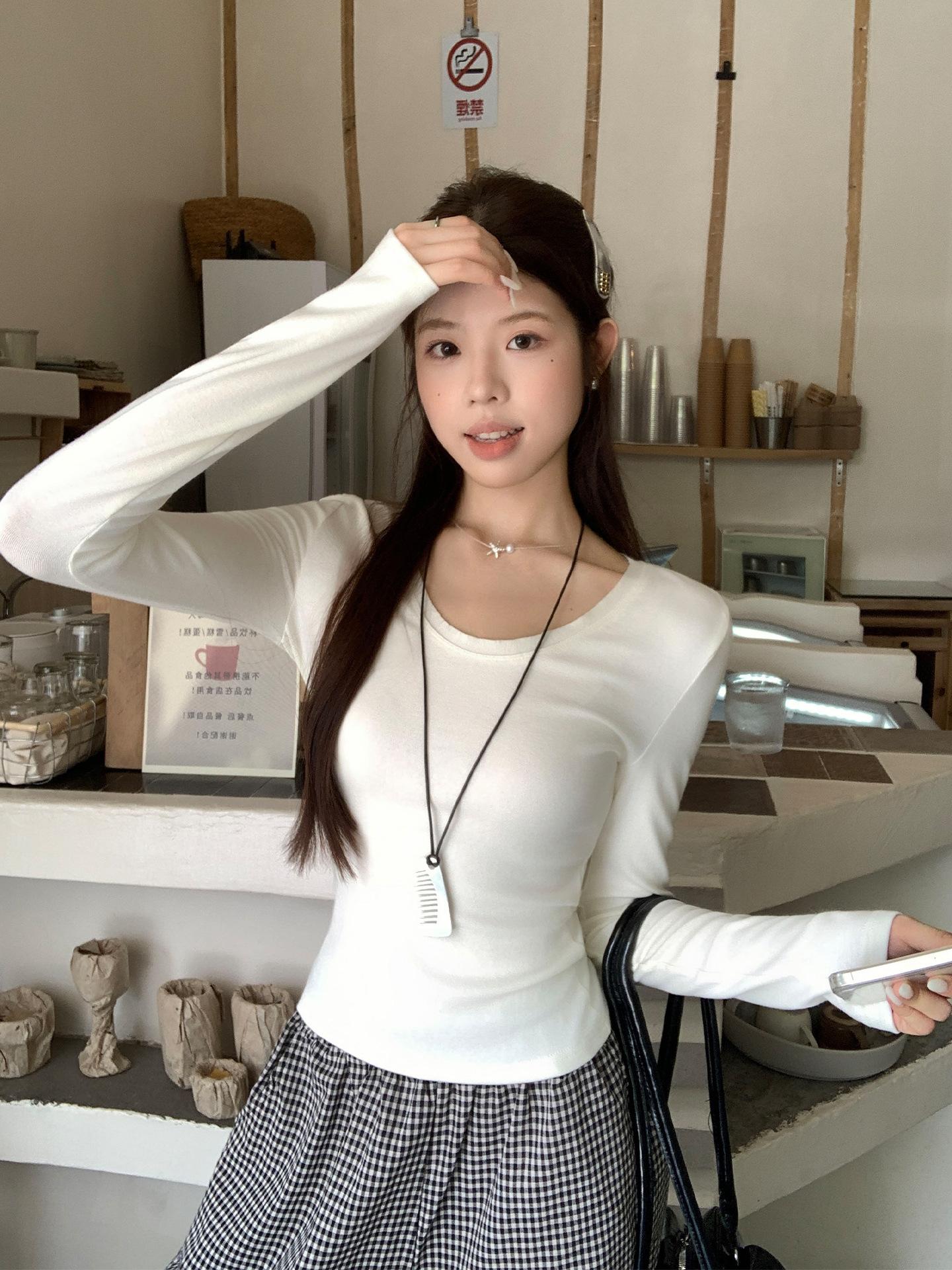 Solid color shoulder V-neck long-sleeved knitted sweater women s autumn new slim-fitting waist and bottoming shirt top XL білий
Solid color shoulder V-neck long-sleeved knitted sweater women s autumn new slim-fitting waist and bottoming shirt top XL білий