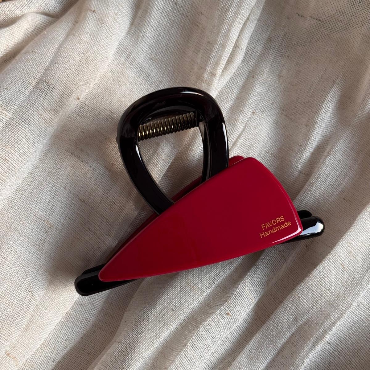 Acetic Acid Hair Claw Triangle Medium Shark Clip Half Tie Ponytail Clip Elegant Women Girls Hair Accessories Back Head Headwear
Acetic Acid Hair Claw Triangle Medium Shark Clip Half Tie Ponytail Clip Elegant Women Girls Hair Accessories Back Head Headwear