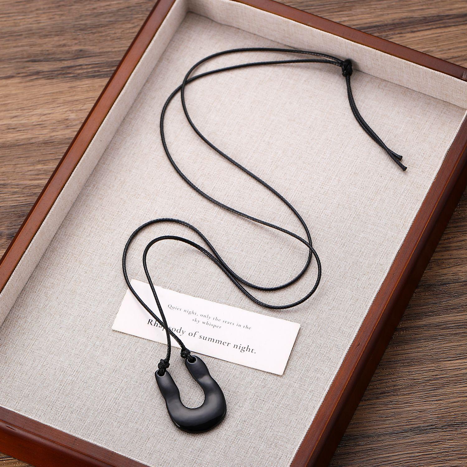 Шкіряна сумка в стилі блогера з ланцюжком-светром, багатофункціональна сумка для навушників, намисто, жіночий чохол для окулярів та аксесуари
Шкіряна сумка в стилі блогера з ланцюжком-светром, багатофункціональна сумка для навушників, намисто, жіночий чохол для окулярів та аксесуари