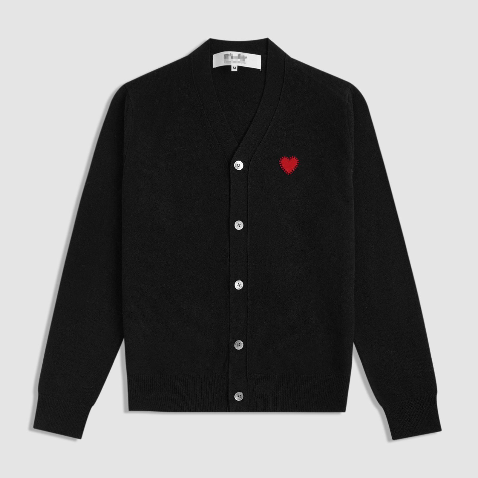 CDG Японский Кавакубо Кардиган из шерсти с V-образным вырезом и стразами в виде сердца - Свитер в парном стиле с красным сердцем Extra Large чёрный
CDG Японский Кавакубо Кардиган из шерсти с V-образным вырезом и стразами в виде сердца - Свитер в парном стиле с красным сердцем Extra Large чёрный