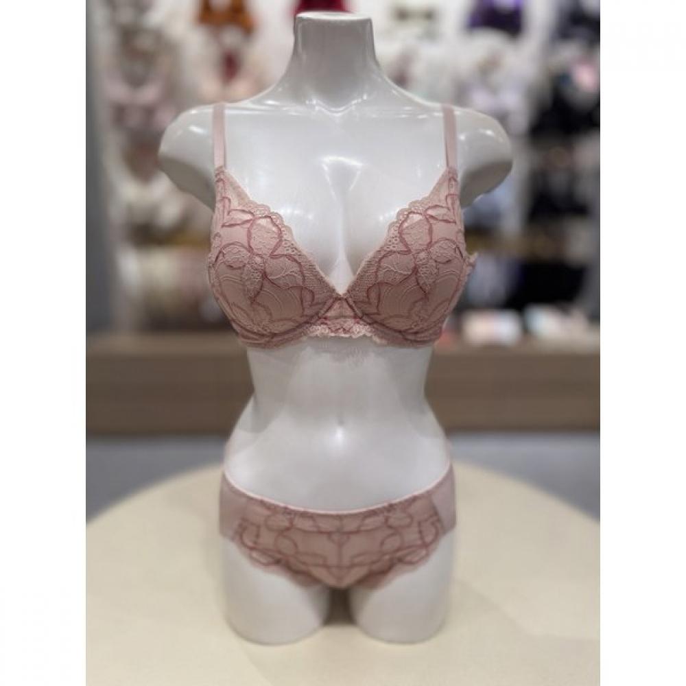 Triumph Magic Comfort No Wire Bra Hipster Set Beige Tewbr714tewbp714be 85B/100
Triumph Magic Comfort No Wire Bra Hipster Set Beige Tewbr714tewbp714be 85B/100