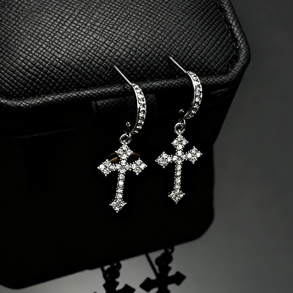 Earrings Men s Classic Earrings Women s Inlaid High Quality Zircon Fashion Earrings Pendant Earrings
Earrings Men s Classic Earrings Women s Inlaid High Quality Zircon Fashion Earrings Pendant Earrings