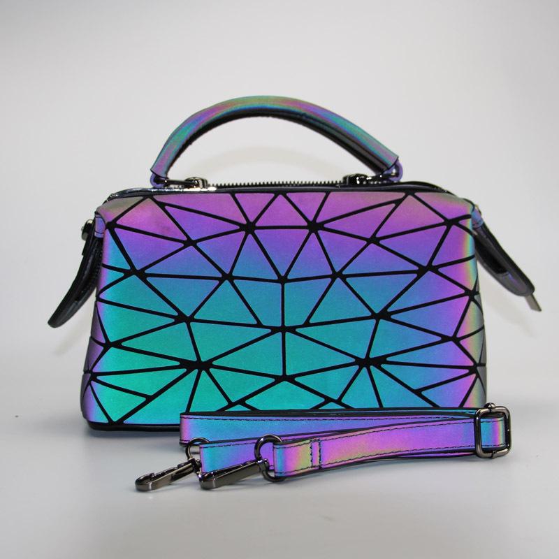 New Geometric Diamond Handbag Versatile Luminous Shoulder Oblique Span Bag Women s Boston Bag
New Geometric Diamond Handbag Versatile Luminous Shoulder Oblique Span Bag Women s Boston Bag