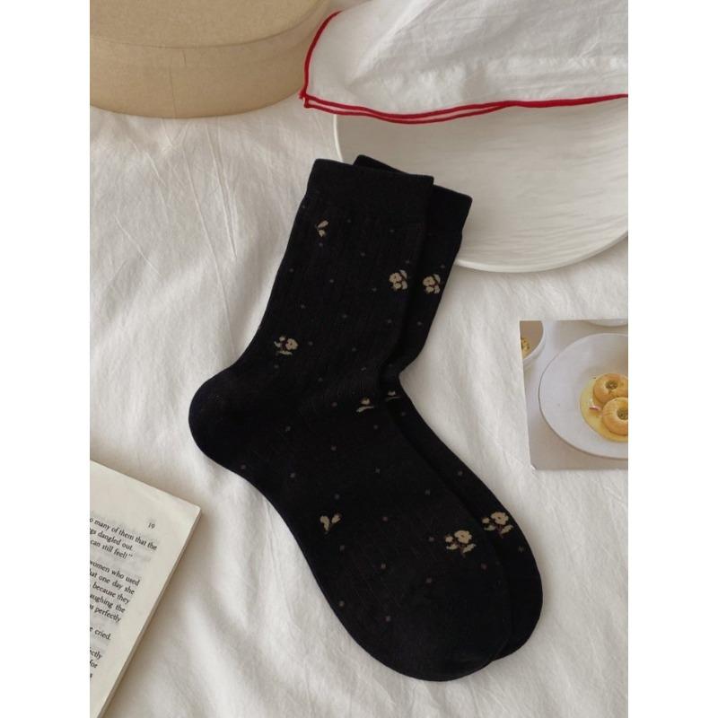 Женские весенне-осенние ретро носки-гольфы с волнистым точечным узором, в балетном стиле, без косточек, с цветами в цилиндре 1 pair чёрный
Женские весенне-осенние ретро носки-гольфы с волнистым точечным узором, в балетном стиле, без косточек, с цветами в цилиндре 1 pair чёрный