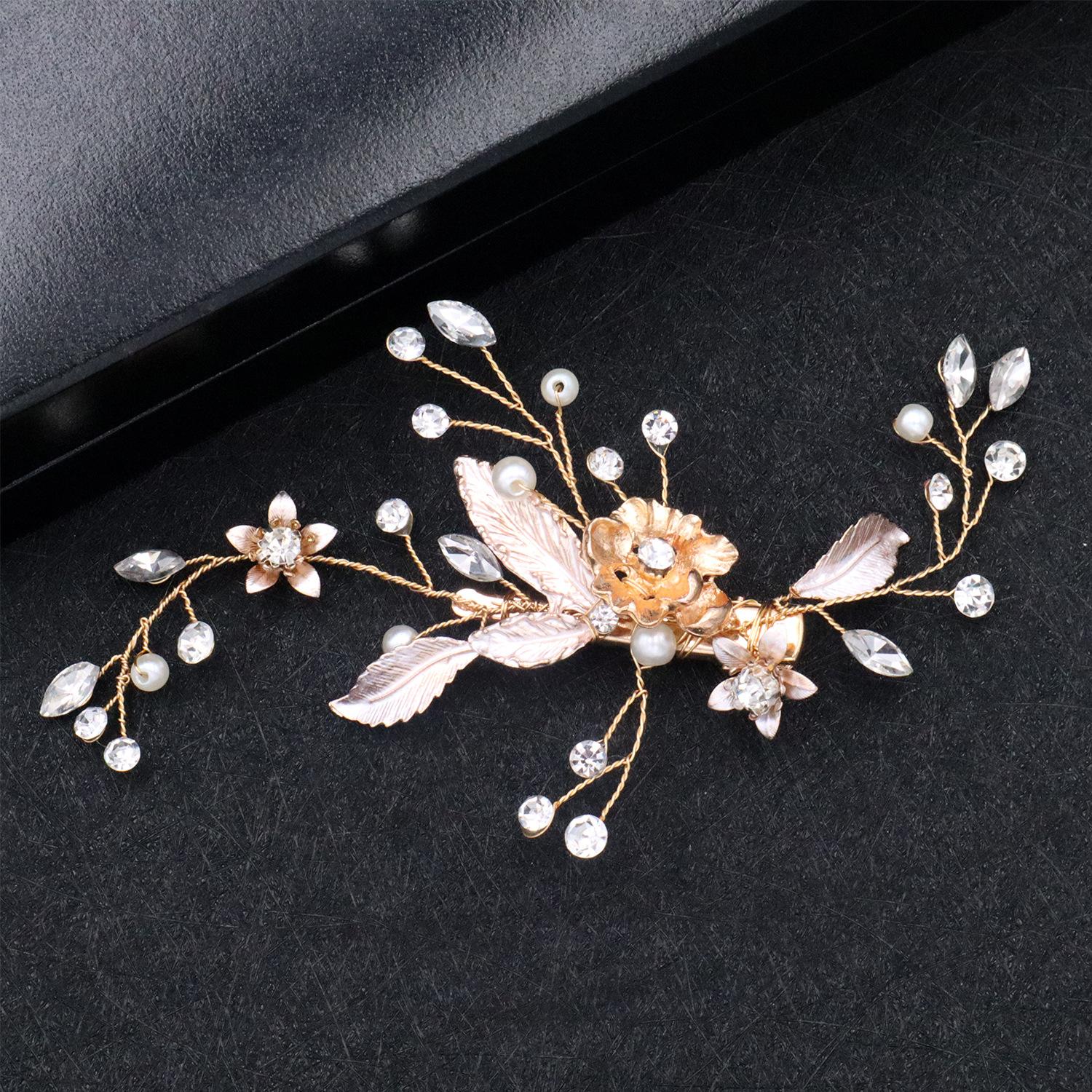 Bridal Wedding Pearl Flower Hairpin Side Comb Golden Leaf Shaped Alloy Tiaras Insert Jewelry Comb Hair Jewelry Bride Headwear
Bridal Wedding Pearl Flower Hairpin Side Comb Golden Leaf Shaped Alloy Tiaras Insert Jewelry Comb Hair Jewelry Bride Headwear