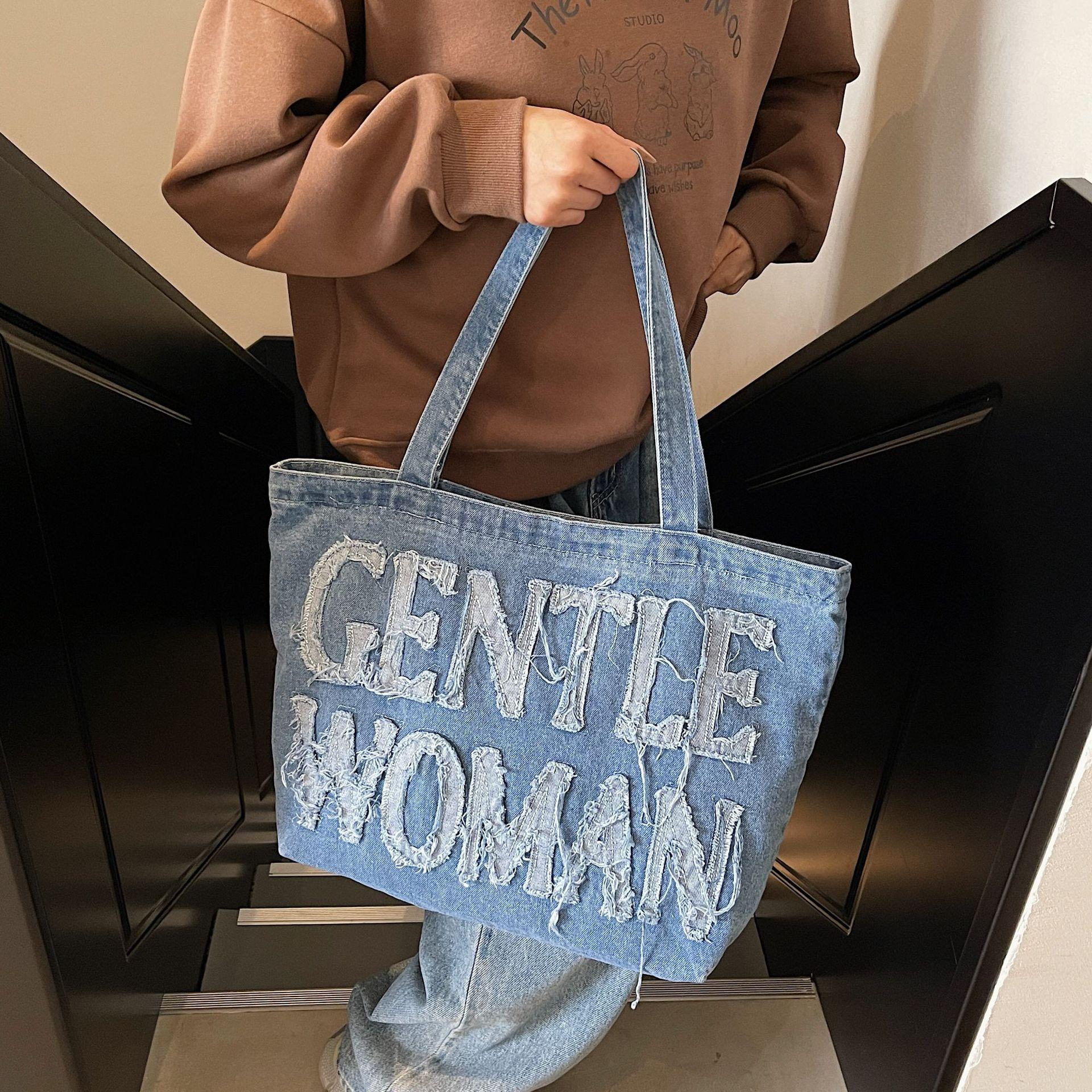 2025 new literary and retro large-capacity ins trendy bag, shoulder large bag, handheld letter denim shopping bag. джинсовый синий
2025 new literary and retro large-capacity ins trendy bag, shoulder large bag, handheld letter denim shopping bag. джинсовый синий