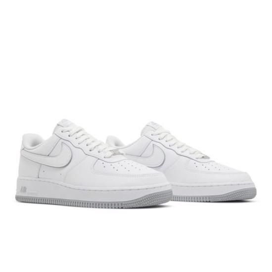 Nike Air Force 1 07 Белый Волчий Серый DV0788-100 EU 43 белый
Nike Air Force 1 07 Белый Волчий Серый DV0788-100 EU 43 белый