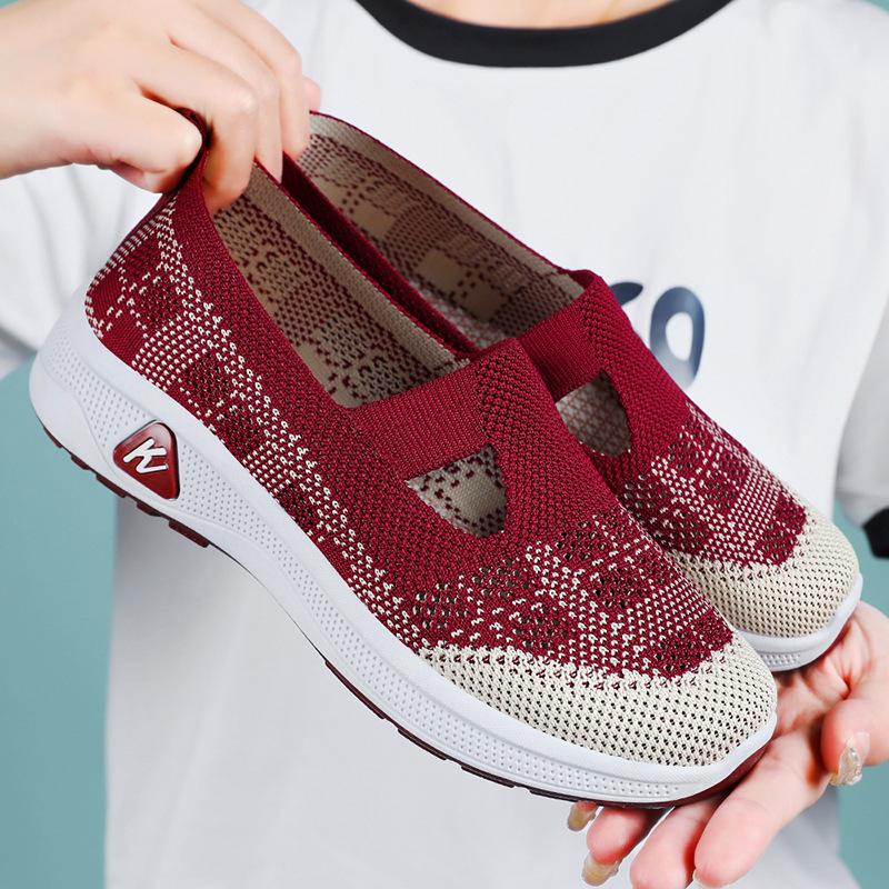 Spring & Autumn Women s Breathable Slip-on Cloth Shoes: Comfortable Mom Style EU 37
Spring & Autumn Women s Breathable Slip-on Cloth Shoes: Comfortable Mom Style EU 37
