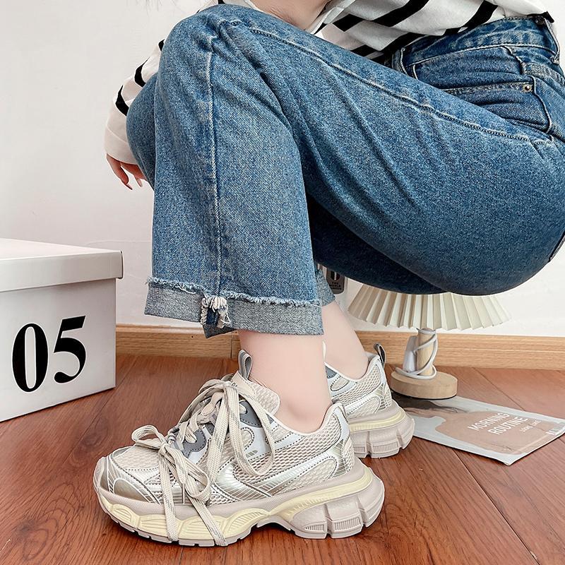 New color scheme fluorescent gray dad shoes women s retro platform mesh casual sports shoes heightening shoes 40 чорний
New color scheme fluorescent gray dad shoes women s retro platform mesh casual sports shoes heightening shoes 40 чорний
