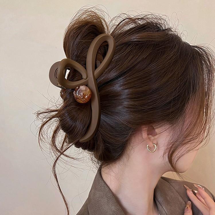 French simple contrasting color wave grab clip female shark clip 2025 new back head hair headdress
French simple contrasting color wave grab clip female shark clip 2025 new back head hair headdress