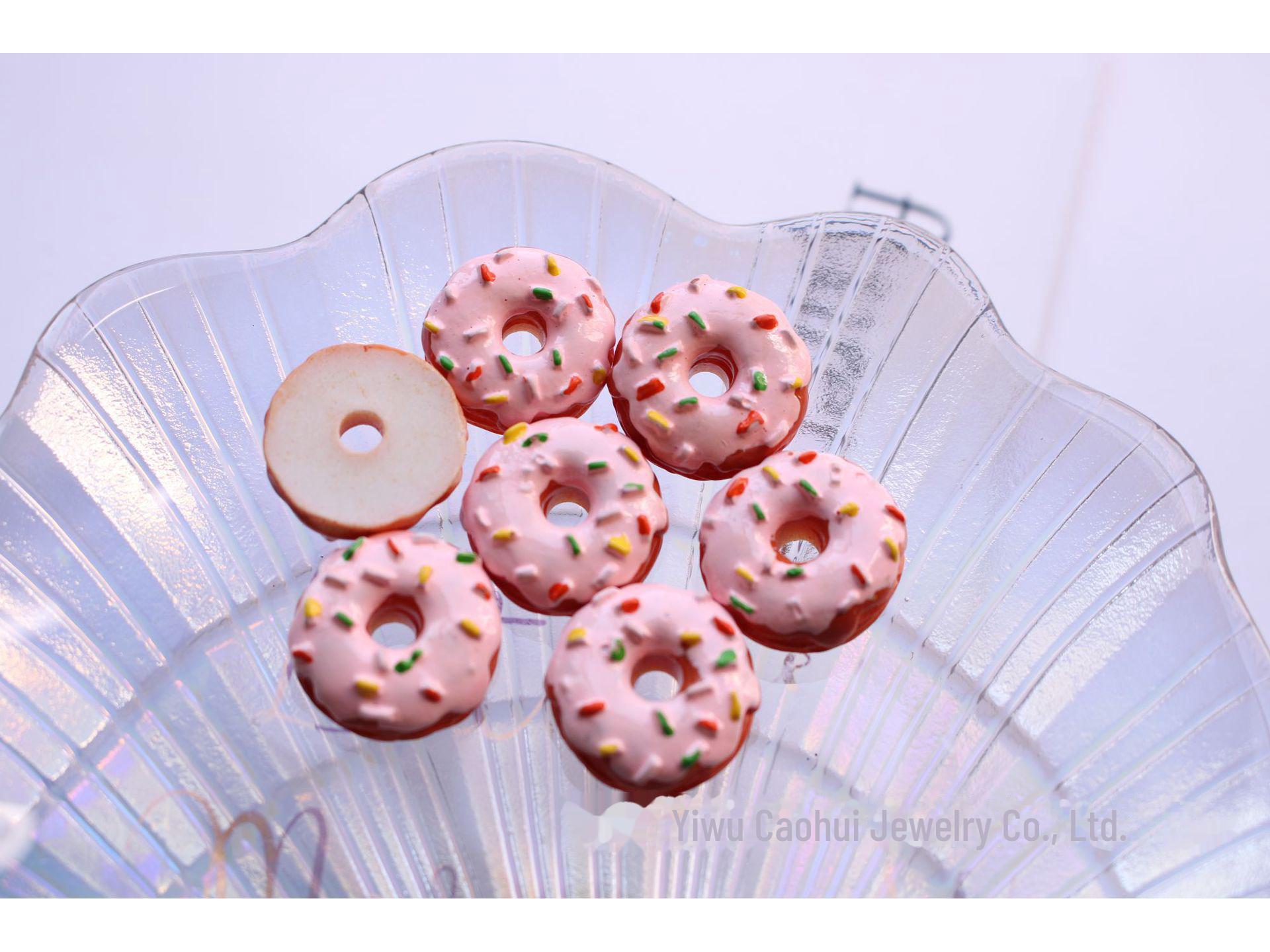 Клубничный праздничный торт своими руками из смолы, материалы для украшений, декор мобильного чехла.
Клубничный праздничный торт своими руками из смолы, материалы для украшений, декор мобильного чехла.