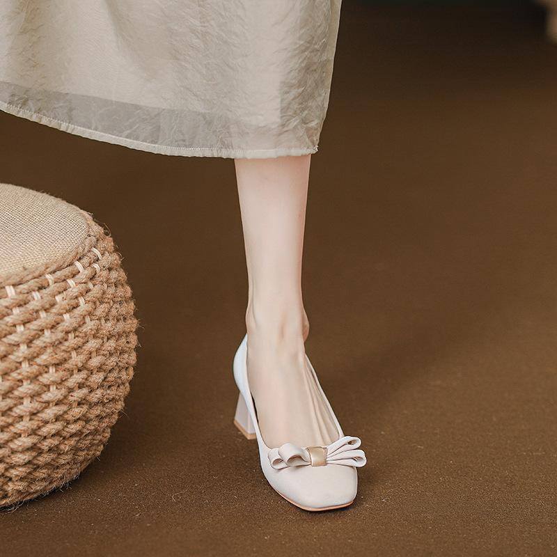 2025 spring and autumn new single shoes square head thick heel Mary Jane shoes high-end temperament banquet shoes 34 абрикосовый
2025 spring and autumn new single shoes square head thick heel Mary Jane shoes high-end temperament banquet shoes 34 абрикосовый