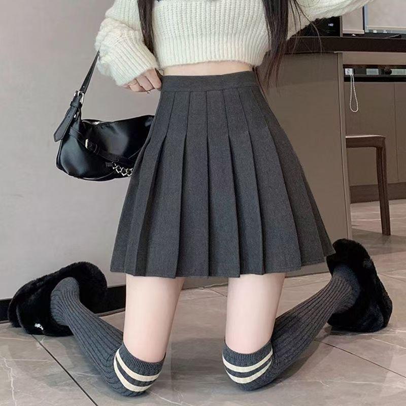 High-Waisted Grey Wool Skirt: Petite Fit, Slimming, Versatile Pleated Design for Autumn/Winter. S 90 lbs
High-Waisted Grey Wool Skirt: Petite Fit, Slimming, Versatile Pleated Design for Autumn/Winter. S 90 lbs