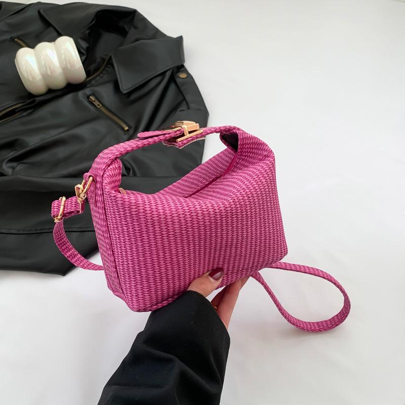 Fashion handbag 2025 spring new versatile ins messenger bag casual bag women s bag tide чорний
Fashion handbag 2025 spring new versatile ins messenger bag casual bag women s bag tide чорний